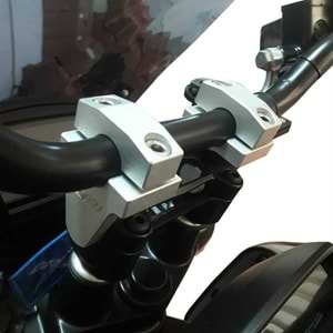 GP KOMPOZİT BAJAJ DOMİNAR 250 / 400 2017-2024 UYUMLU GİDON YÜKSELTME 22MM SİYAH 3.5CM